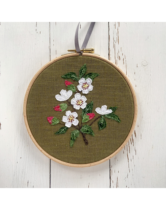 freehand machine embroidered flower hoop with applique embroidery by sarah becvar