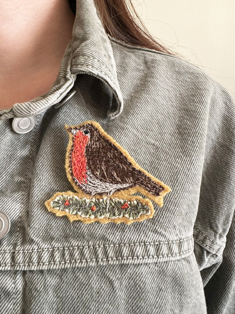 free motion embroidered robin brooch by sarah becvar